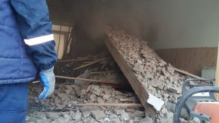 Deplorabil! Tavanul unei sali de sport a unui liceu din Alba s-a prabusit! Din fericire, nimeni nu a fost ranit!