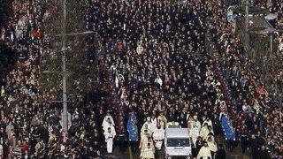Imagini unice in istorie! Mai bine de o zecime din populatie l-a condus pe Preafericit pe ultimul drum! "Un pastor rabdator si intelept..."