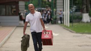 Galateanul care a pierdut un pariu cu Liviu Dragnea s-a tinut de cuvant: a emigrat! In ce tara a plecat barbatul!