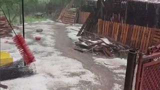 Dezastru in Dolj dupa ce a plouat cu gheata! Localnicii nu au mai vazut niciodata asa ceva: "Zici ca este zapada!"