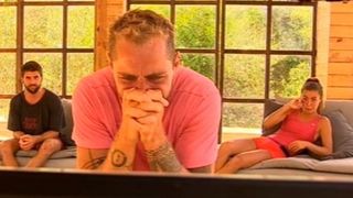 Vladimir Draghia e departe, in Dominicana, dar in Romania cineva ii face toata treaba! Faimosul e norocos ca o are pe EA! Imaginile care vorbesc de la sine! Superb!