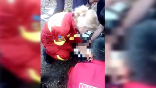 Scene de groaza la Craiova! Un baietel a cazut de la 8 metri inaltime , dupa ce tiroliana s-a rupt cu el! Au aparut primele imagini!