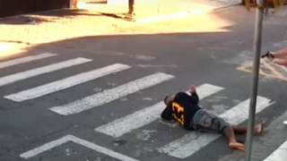 Caz inedit! O mama eroina a impuscat un talhar, in fata a zeci de copii si parintii socati!