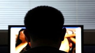 Santaja lumea pe internet! Metoda prin care un aradean a obtinut 30000 de dolari de la un cetatean american!