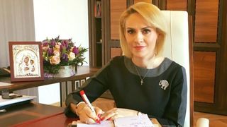 Primarul Capitalei vrea sa construiasca mai multe parcari in punctele cheie ale orasului. Gigi Becali si-a dat cu parerea si a spus ASTA despre ideea finei sale