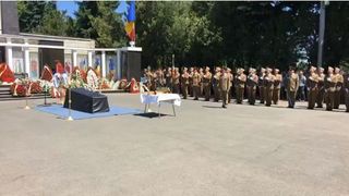 I s-a facut rau si a lesinat, iar medicii au intervenit de URGENTA! Ce se intampla la inmormantarea lui Cristian Topescu