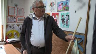Un invatator din Bistrita, acuzat ca a lovit o eleva pana a facut pe ea! Declaratiile fetitei sunt cutremuratoare: "Am vrut sa plec, dar..."