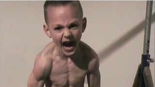 Incredibil! Cum arata acum, la 14 ani, "Micul Hercule". Parintii lui Giuliano Stroe au primit vestea tragica din partea medicilor