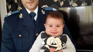Cutremurator, copilul de un an al unor militari din Campia Turzii a fost diagnosticat cu cancer! Oamenii sunt disperati si spera ca el sa fie salvat de medicii de la un spital din Roma