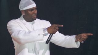 R. Kelly, dat in judecata pentru abuz sexual si infectarea victimei cu o boala venerica!
