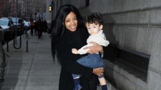 Sfarsit cumplit pentru un fost model! Si-a aruncat copilasul de la etaj, dupa care s-a sinucis!