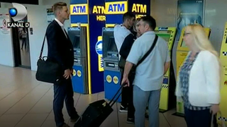 A fost haos astazi la aeroportul Henri Coanda! Ce au facut taximetristii acolo