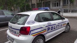 Un barbat din Panciu si-a vazut copilul lovit de o masina pe trecerea de pietoni si si-a iesit din minti! Tatal copilului a batut-o pe soferita care a provocat accidentul!