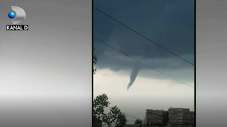 Am intrat in zona fenomenelor extreme. O tornada a fost surprinsa chiar in Timisoara!
