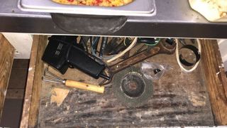 Au inceput sa curga amenzile pe litoral! Inspectorii de la Protectia Consumatorilor au inchis mai multe unitati de alimentatie publica din Eforie!