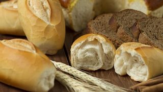 Habar nu avem ce mancam! O treime din painea din comert este din aluat congelat si este periculoasa pentru organism