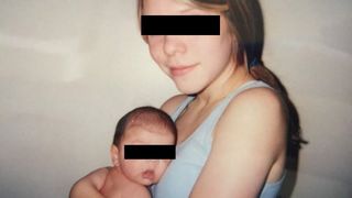 UIMITOR! Cea mai tanara bunica din lume este romanca si are doar 23 de ani. Ea a devenit mama la 12 ani. Este socant cum s-a ajuns aici!