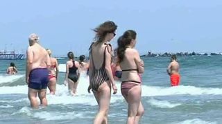 Romanii au luat cu asalt litoralul cu ocazia minivacantei de 1 iunie! Plajele de la tarmul Marii Negre au fost pline!