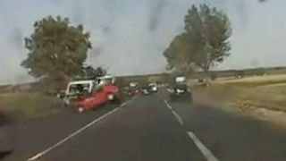 Accident cumplit la Iasi! Momentul impactului a fost surprins de o camera de bord! Atentie, imagini socante!