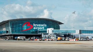 Pericol de explozie pe aeroportul din Bruxelles! Armata belgiana a intervenit pentru a dezamorsa un obuz!