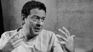 Fiul lui Iurie Darie s-a ales cu salariul micsorat! Veniturile regizorului Alexandru Darie sunt mai mici cu aproape 4.000 de lei pe luna!