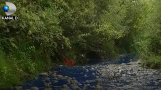 Unul dintre cele mai mari rauri din tara noastra ar putea fi poluat cu o substanta necunoscuta