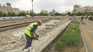 Adio, fantani comuniste, bun venit celor moderne! Centrul Bucurestiului este un santier de cand a inceput daramarea "fantanilor lui Ceausescu"!
