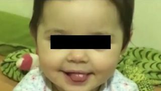 A lasat-o dimineata la cresa, dar nu credea ca e ultima oara cand o s-o mai stranga in brate! Ce a putut sa-i faca ingrijitoarea unei fetite de doar un an si doua luni!