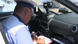 Incredibil in ce lume traim! Un elev care facea scoala de soferi a condus cu 122 km/h. Instructorul nu a facut NIMIC!