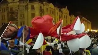 Toate drumurile au dus astazi in Piata Victoriei! Uniti spre aceeaşi destinatie, dar cu scopuri diferite, mii de protestatari au plecat spre Capitala
