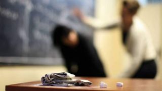 Invatatoare din Calarasi, batuta de un parinte in fata propriilor elevi