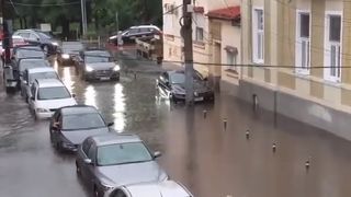 Bucurestiul, paralizat dupa o ploaie de vara