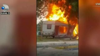 Clipe de groaza! O rulota a explodat in Statiunea Mamaia. Turistii au incremenit. Imagini care va pot afecta emotional!