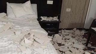 Tavanul a cazut peste turisti, intr-un hotel din Baile Felix