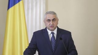 Ce nota a luat fiica cea mica a ministrului Educatiei, Valentin Popa, la Evaluarea Nationala! Tatal ei e mandru de ea