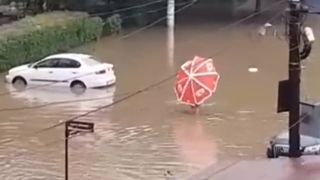 DEZASTRU pe strazile din Bucuresti! Ploaia din aceasta dimineata a transformat Capitala intr-o adevarata Venetie