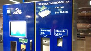 Culmea comoditatii! Bucurestenii prefera sa stea la ghiseu decat sa foloseasca automatele!