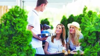 Vacanta de vara, perioada ideala pentru studentii care vor sa castige un ban in plus!