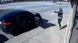 Schimb de focuri in Chicago! Imagini incredibile surprinse de camerele de supraveghere!