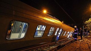 Un tren cu 80 de pasageri la bord a deraiat! Pana acum au fost confirmate 28 de victime!