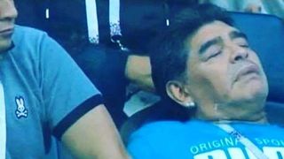 Maradona a trait meciul cu Nigeria la intensitate maxima! Argentina s-a calificat in optimi, insa nu fara emotii!