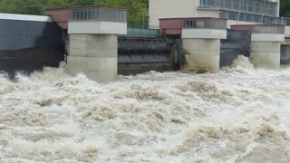 Romania, sub cod galben de ploi abundente, pentru a treia zi la rand! Meteorologii nu au deloc vesti bune