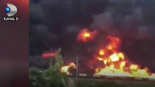 Deflagratie devastatoare pe o autostrada din Nigeria! O cisterna plina cu combustibil a explodat la o ora de varf