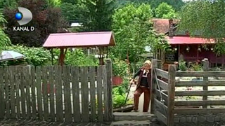 Nu vor sa-si lase locuintele distruse de viitura! In Slanic Moldova, 15 containere ar trebui sa adaposteasca familiile sinistrate, insa oamenii nu vor sa se mute in ele