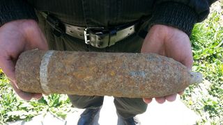 Infiorator! Niste copii se jucau cu un proiectil pe care il gasisera intr-o padure din Arges