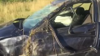 Groaznic! Un barbat de 30 de ani a murit aruncat prin luneta masinii pe care o conducea pe un drum din Lugoj