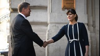 Klaus Iohannis a semnat decretul de revocare din functie a sefei DNA, Laura Codruta Kovesi