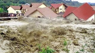 Stare de ALERTA in toata tara! Hidrologii au emis cod rosu de inundatii in mai multe judete