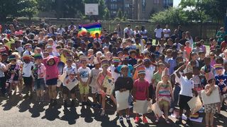 Parada gay intr-o scoala primara din Marea Britanie! Parintii revoltati au amenintat cu proteste!