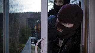 Roman, condamnat la 10 ani de inchisoare in Germania. Intra in casele oamenilor, ii chinuia si apoi le fura banii